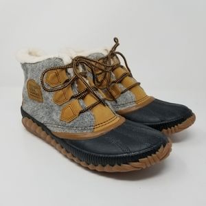 Sorel Out N About Plus Women's Boots Size 8 Ankle Rain Duck Short Booties Felt